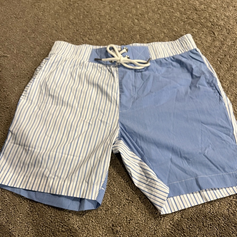 Men swim shorts. Size small. Cute.